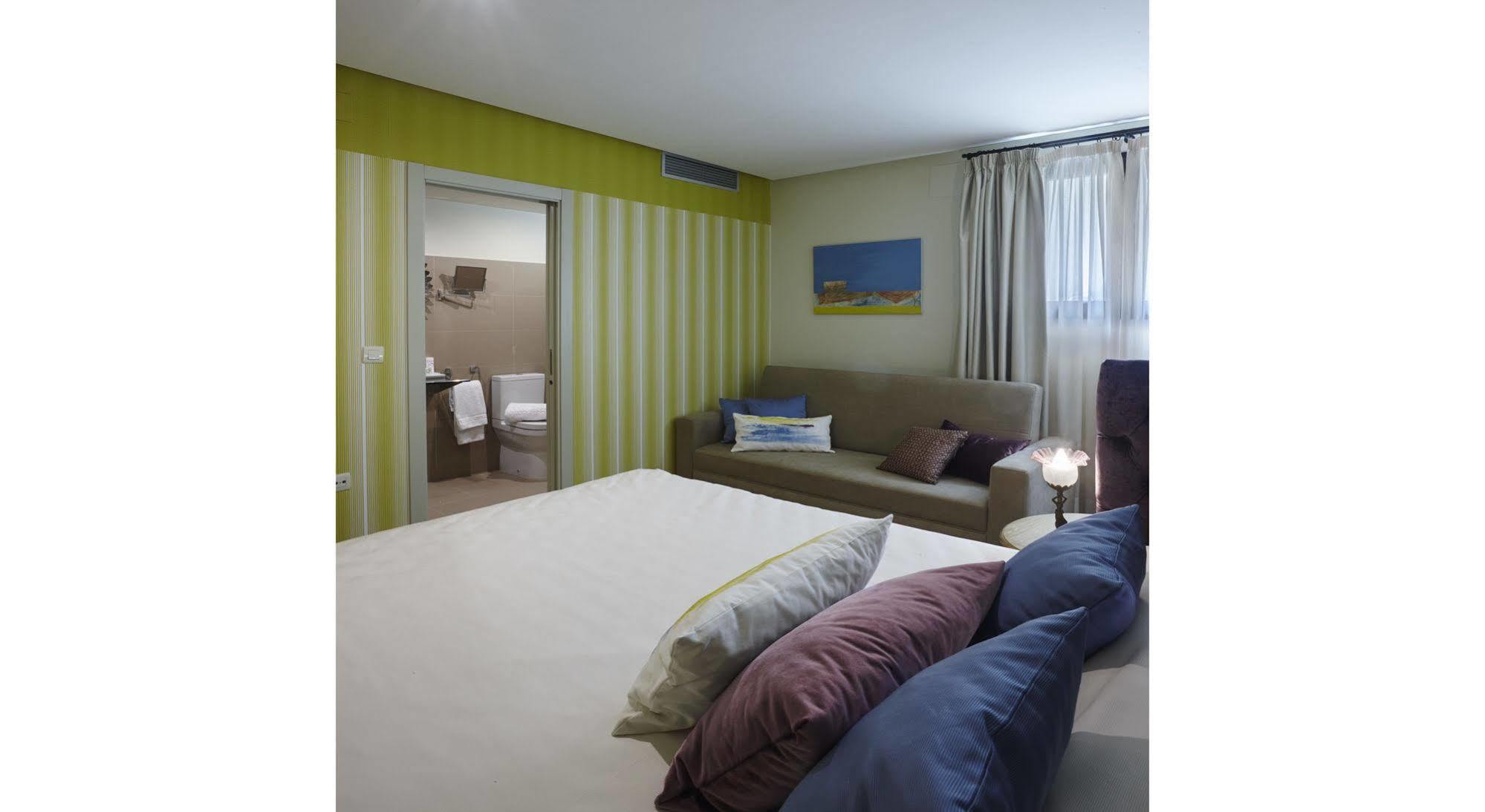 Hotel Galeria Essentia Aracena Bagian luar foto