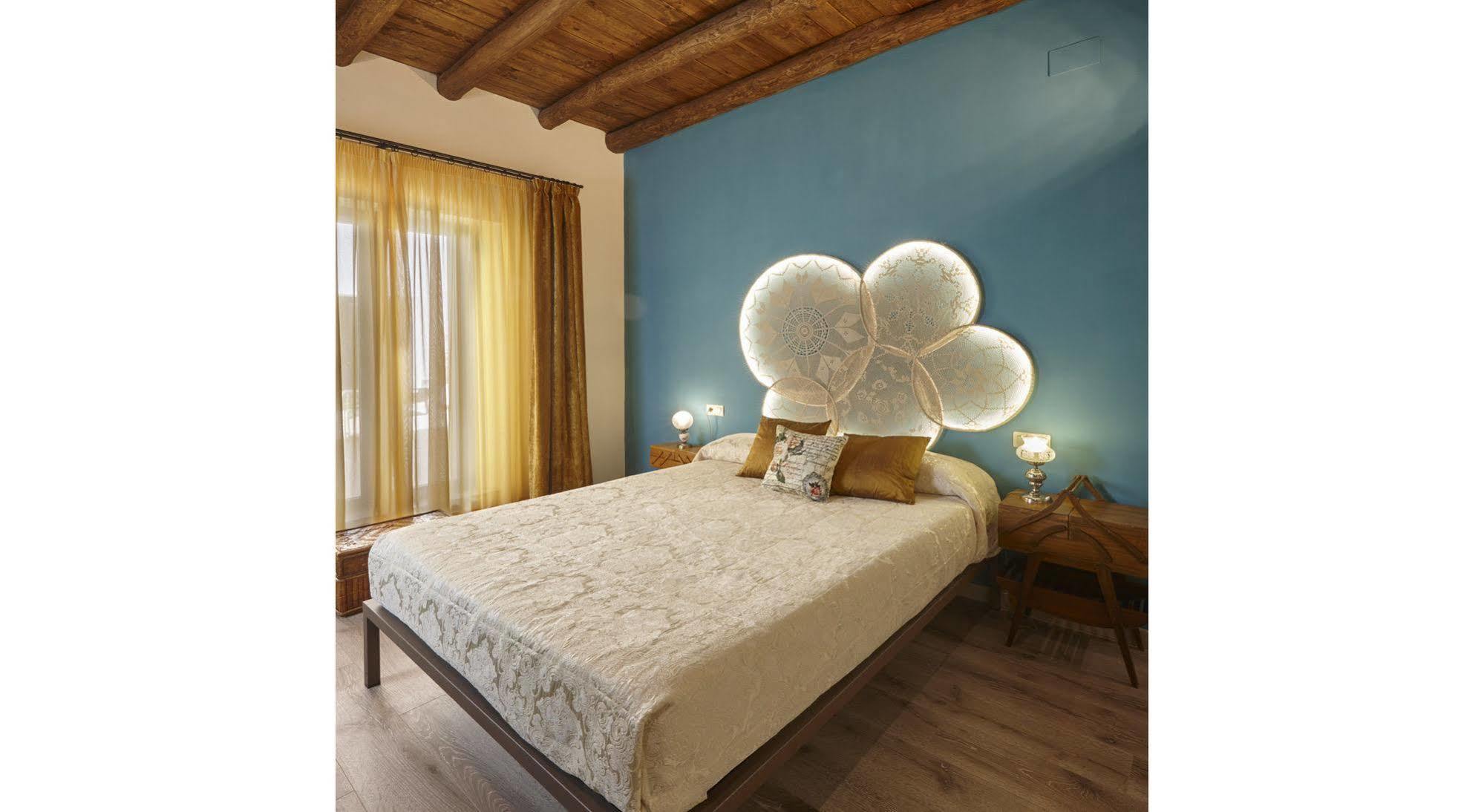 Hotel Galeria Essentia Aracena Bagian luar foto